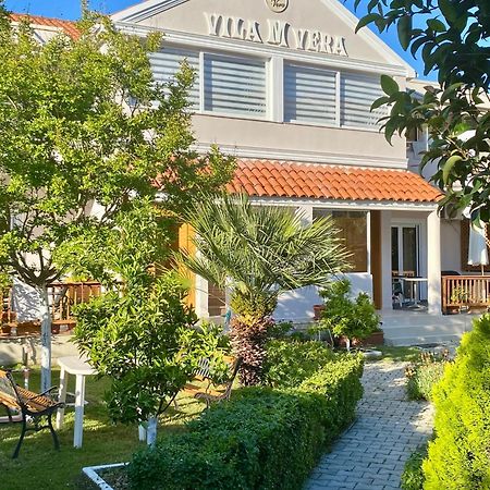 Vila M Vera Rooms With Kitchen And Apartments Durrës Kültér fotó
