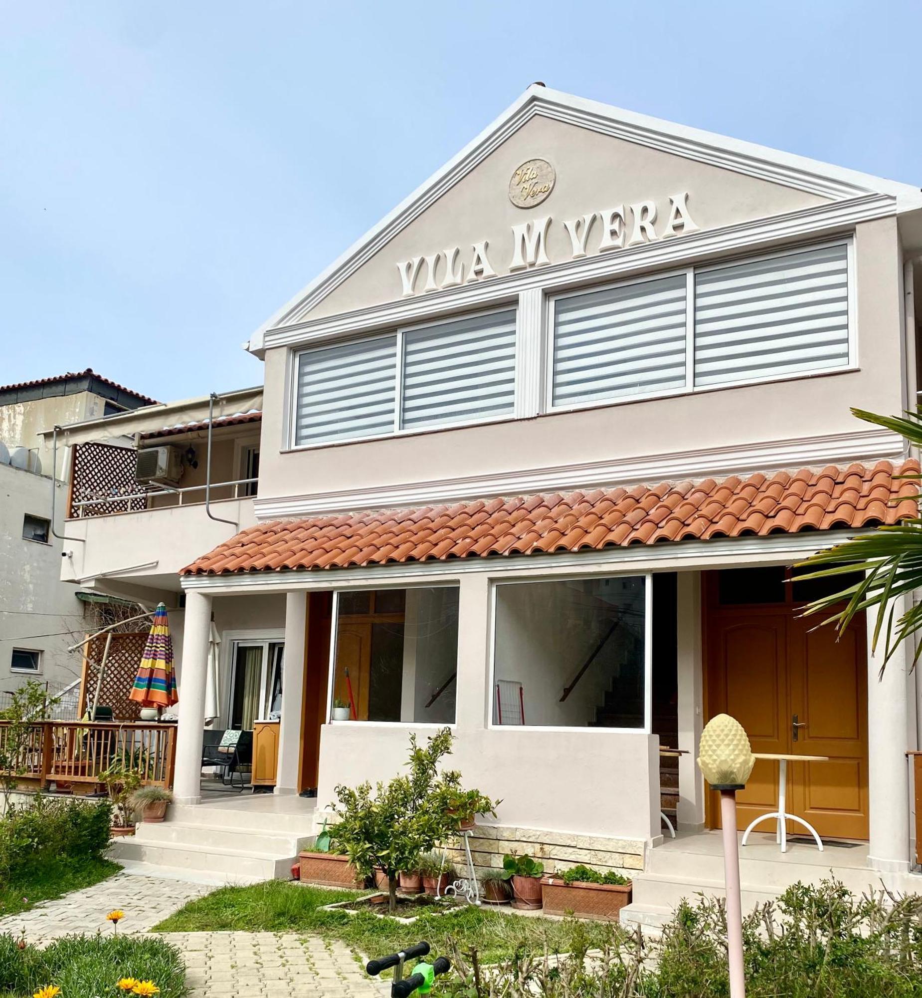 Vila M Vera Rooms With Kitchen And Apartments Durrës Kültér fotó