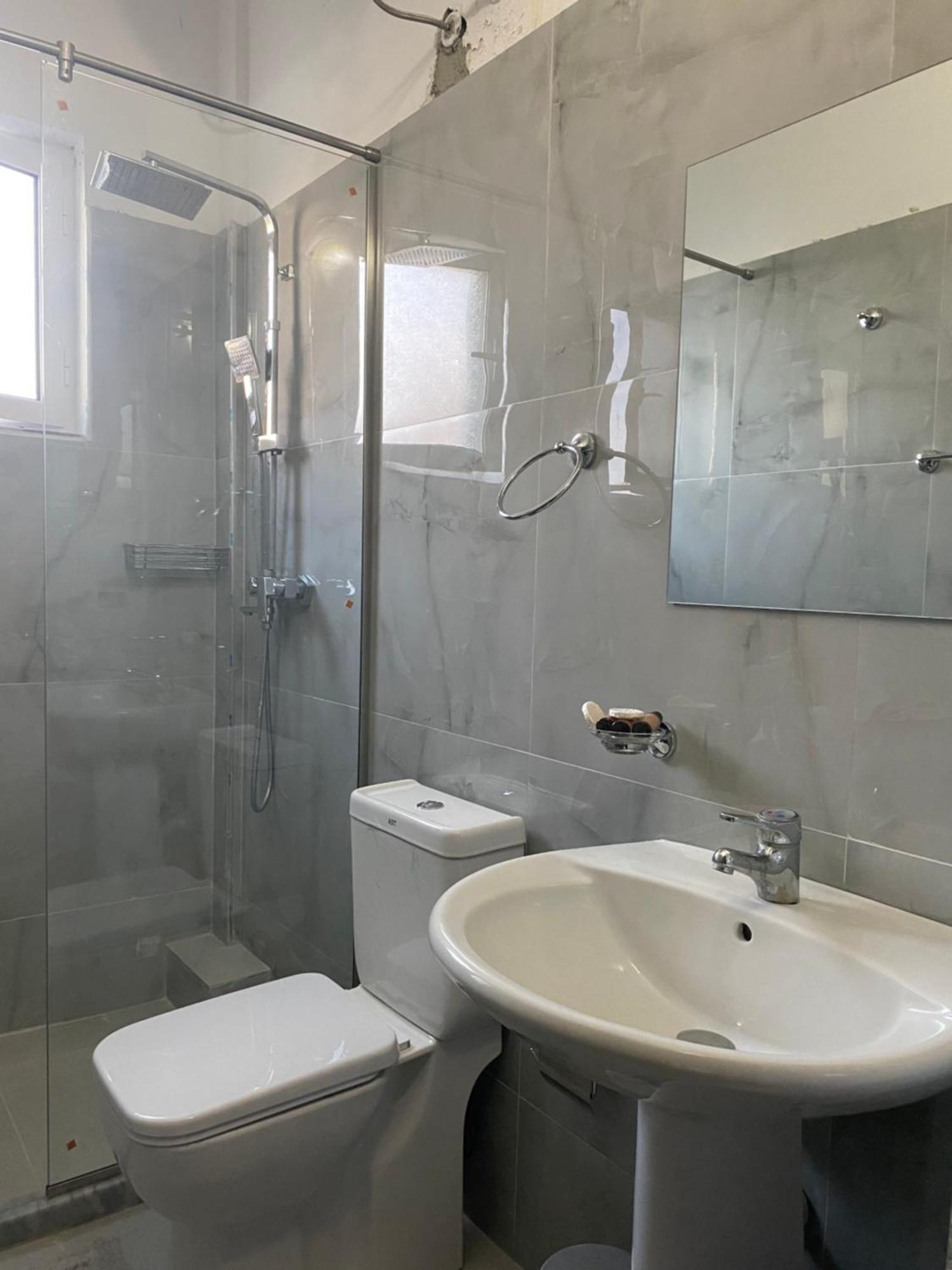 Vila M Vera Rooms With Kitchen And Apartments Durrës Kültér fotó
