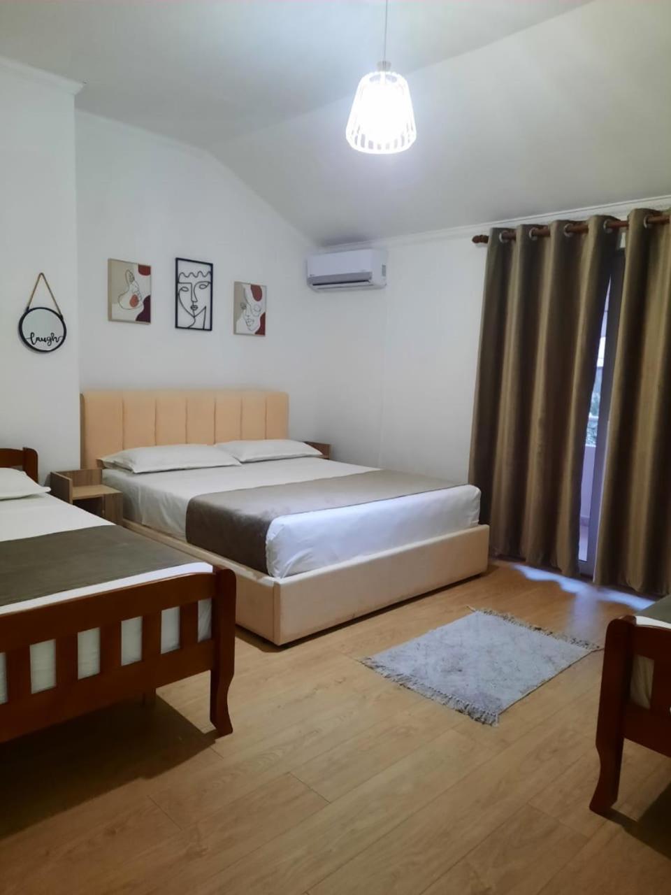 Vila M Vera Rooms With Kitchen And Apartments Durrës Kültér fotó