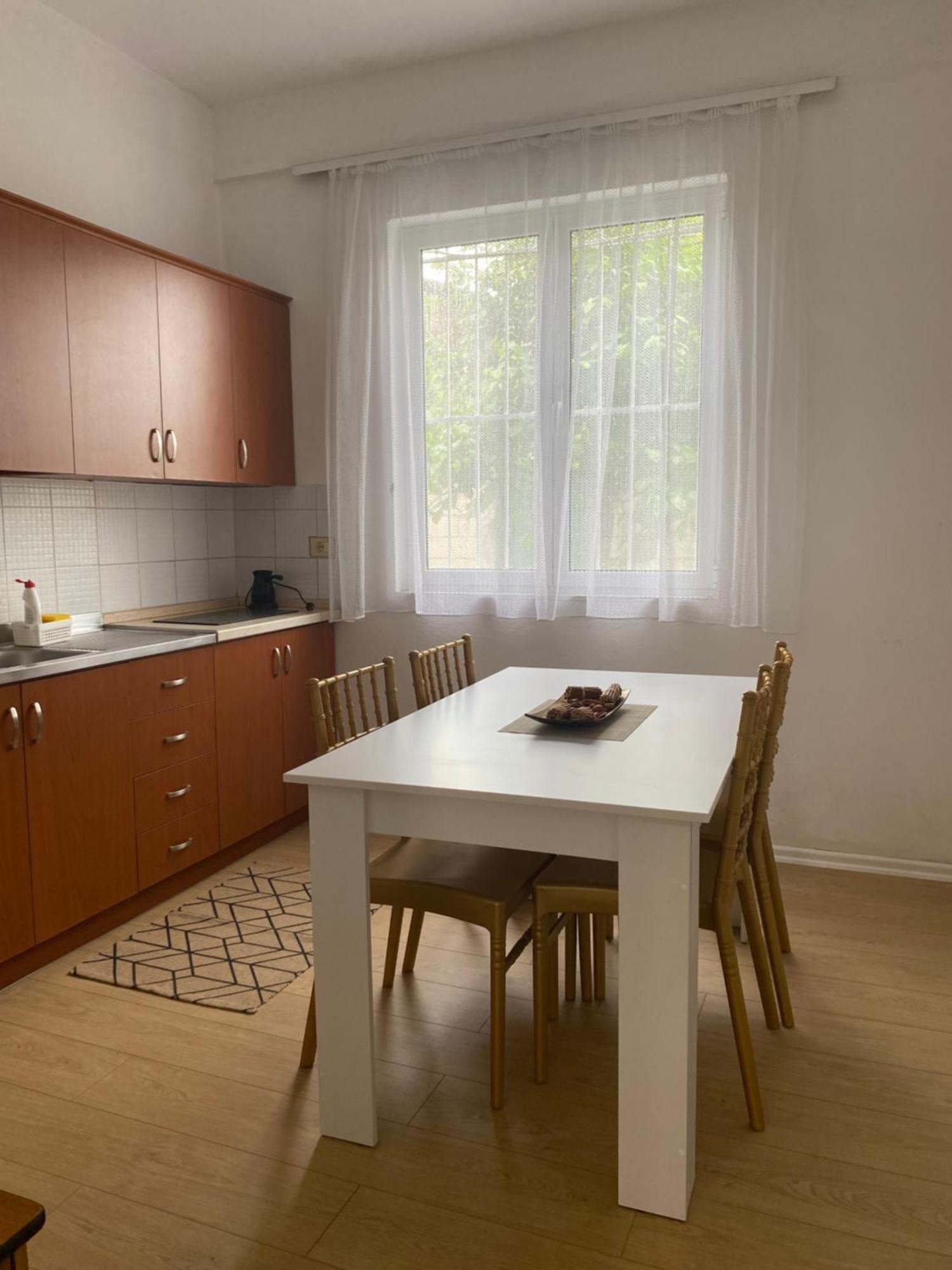 Vila M Vera Rooms With Kitchen And Apartments Durrës Kültér fotó