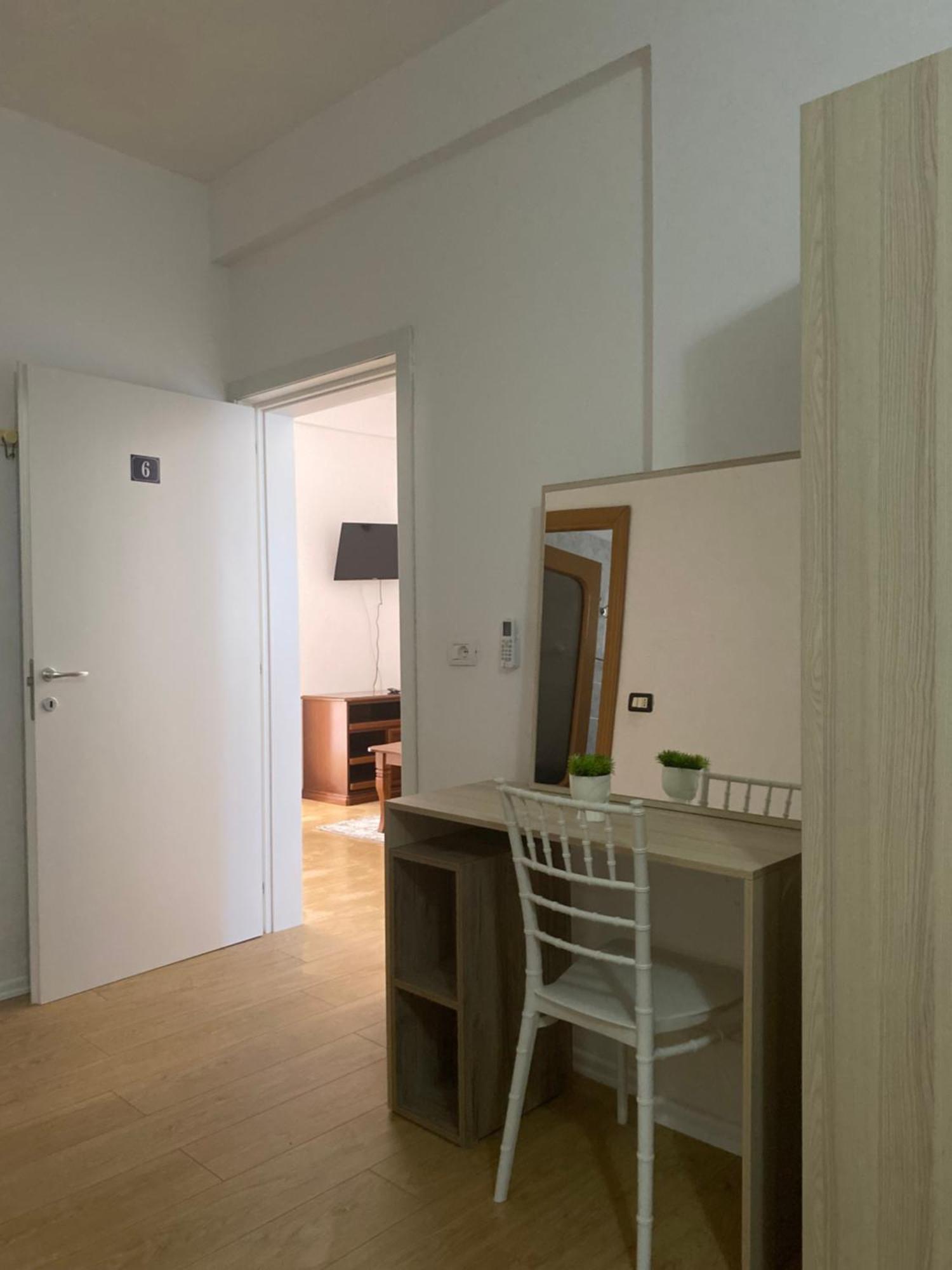 Vila M Vera Rooms With Kitchen And Apartments Durrës Kültér fotó